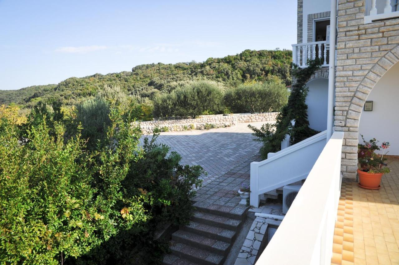Apartments With A Parking Space Kampor, Rab - 14998 Exterior foto